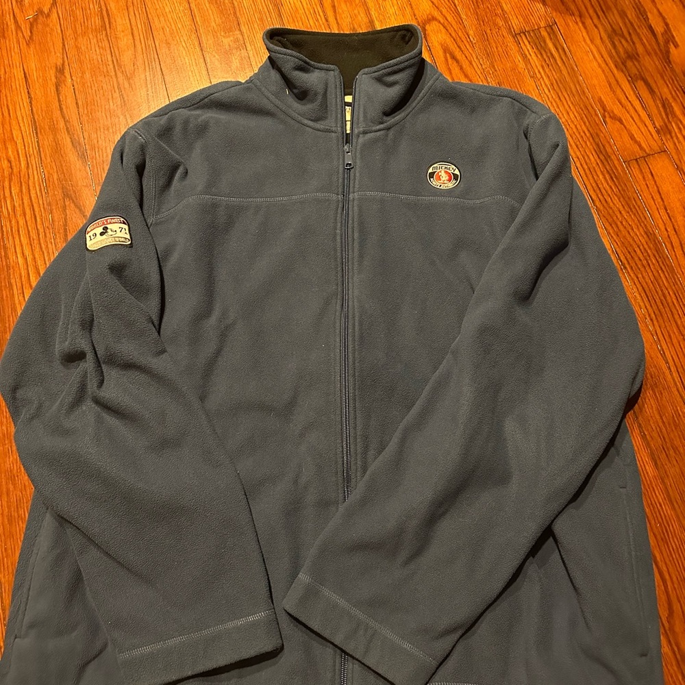 Disney Men’s XL Vintage 90’s Fleece Hoodie
Navy Blue